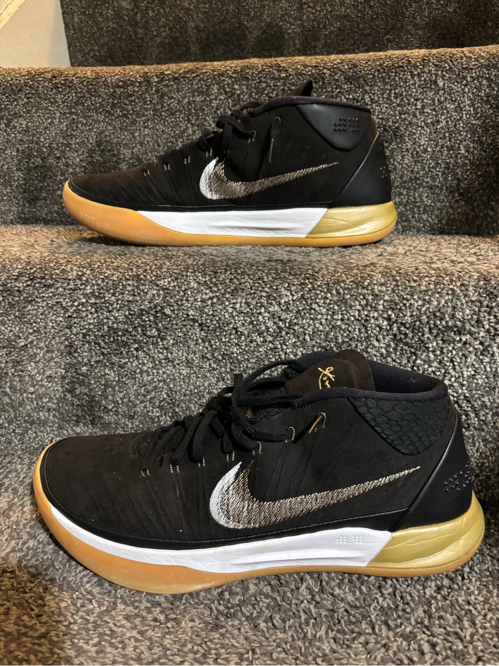 Nike Zoom Kobe Black Gold Size 13 excellent condition